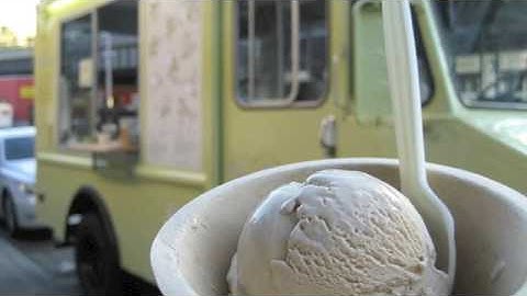 Van Leeuwen Artisan Ice Cream Truck - New York Food Trucks - mobilecravings.com