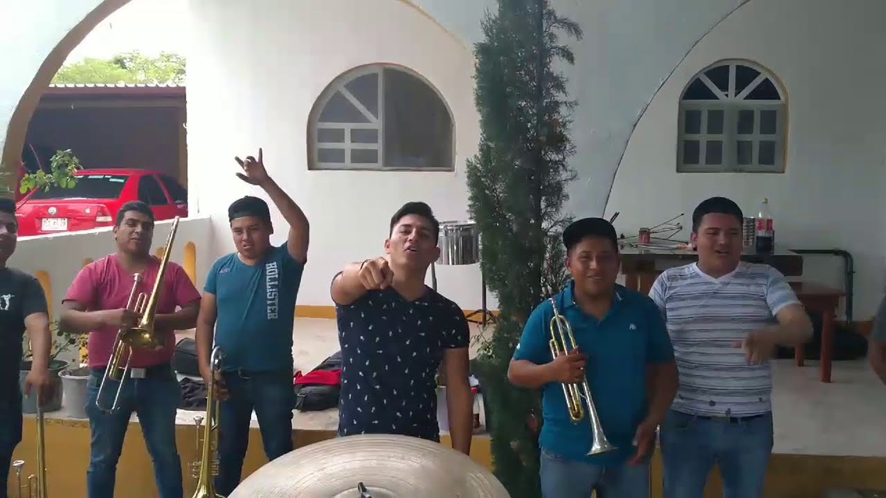 REYNA DE MÉXICO - FUNKY TOWN - YouTube
