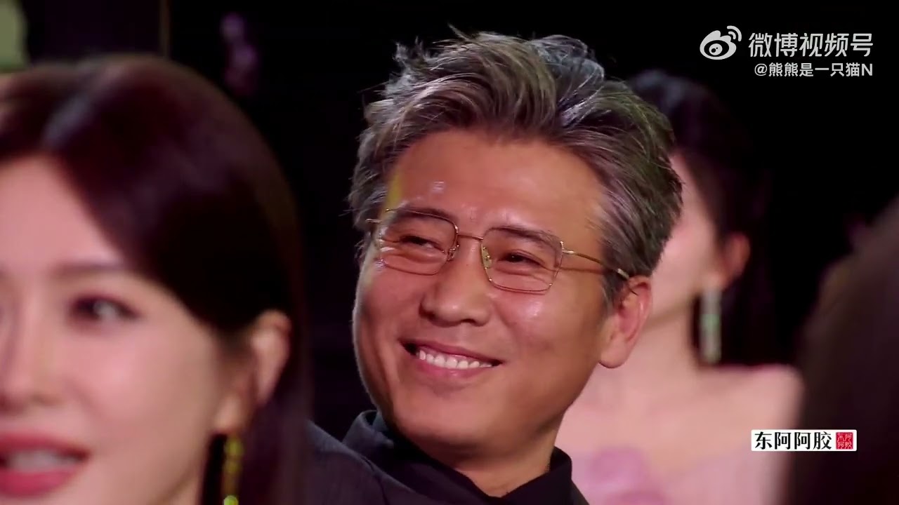 (Tổng hợp) Lưu Vũ Ninh nhận giải Tinh Quang Đại Thưởng 2025 (Tencent Video All Star Night 2025)