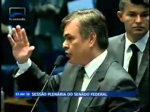 V&iacute;deo: C&aacute;ssio encaminha voto favor&aacute;vel &agrave; PEC 143/15 e pede coer&ecirc;ncia da bancada do PT