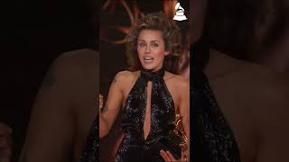 MILEY CYRUS Wins Best Pop Solo Performance For "FLOWERS" At The 2024 GRAMMYs #mileycyrus