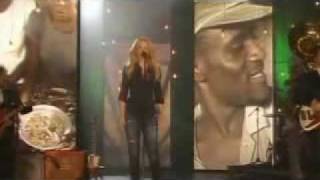 Shakira   I_ll Stand By You Live 2010 [acedownloader.com].3gp