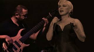 Sezen Aksu - İhanetten Geri Kalan Cover 