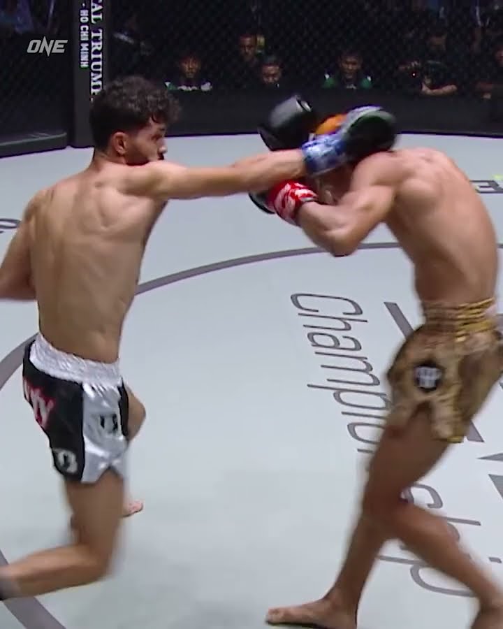 Ilias Ennahachi's SILKY striking ?