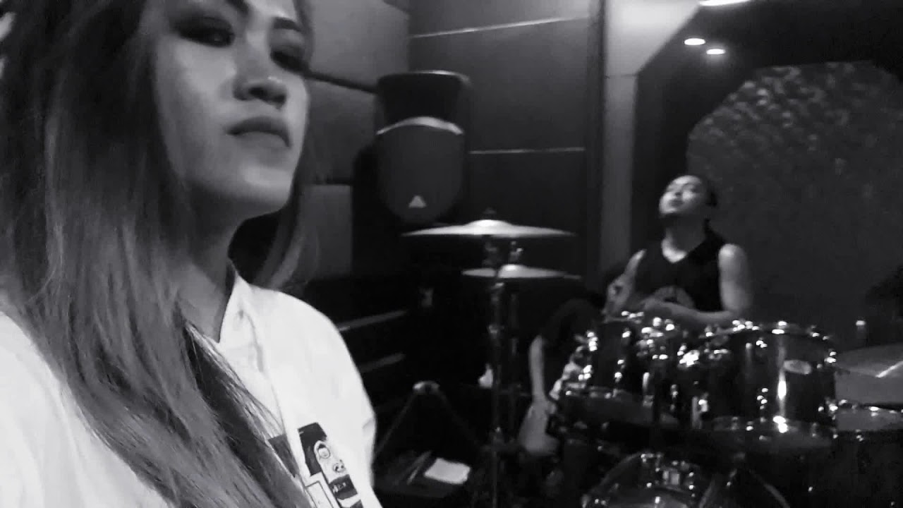 Latihan annabelle thrash●Practice with my thrash metal band😁