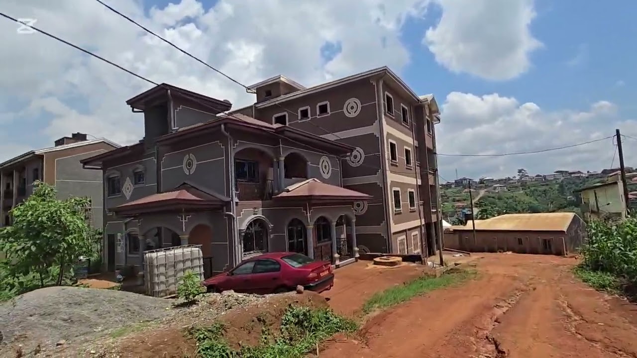 NKOLFOULOU: terrain de 2100m2 à vendre  Yaoundé,mutation totale,prix:30.000fcfa/m2,tél:+237697444141