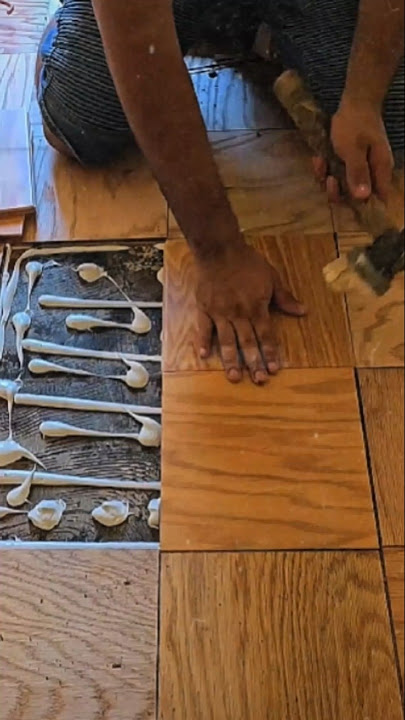 The installation of wooden ceramics is done patiently so that the results are perfect.#shorts #fyp