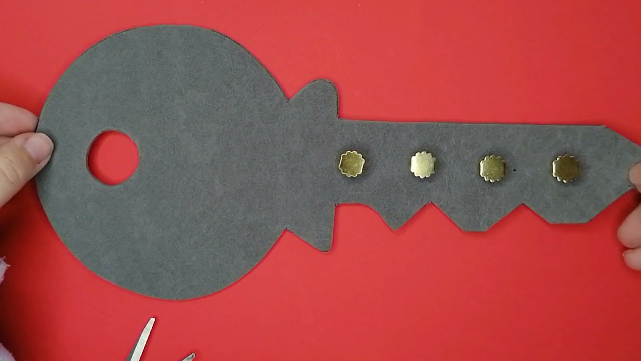 ORGANITZADOR DE CLAUS AMB FORMA DE CLAU // DIY KEY ORGANIZER