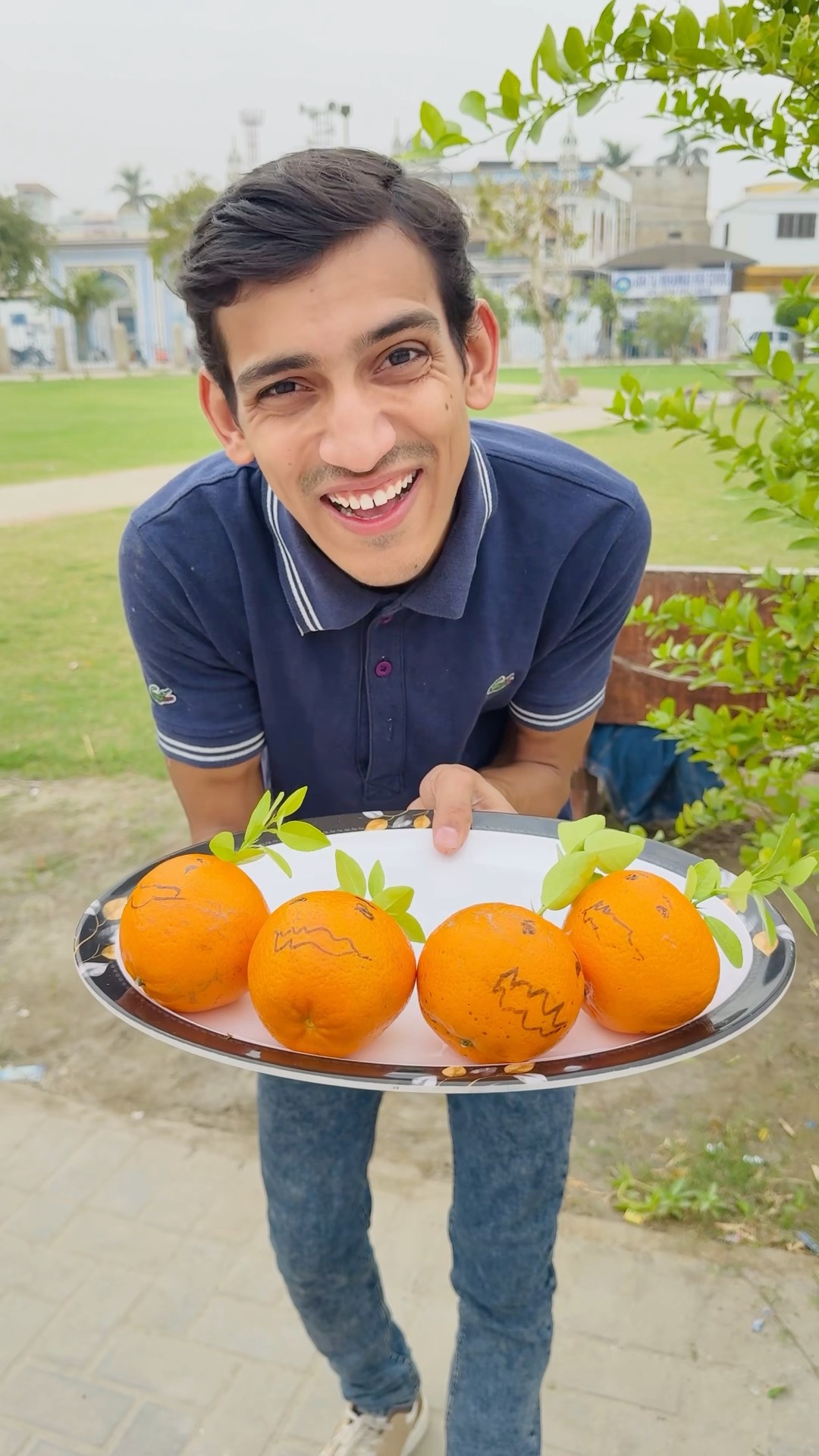Orange ?Scaring To Yur Friend ?|