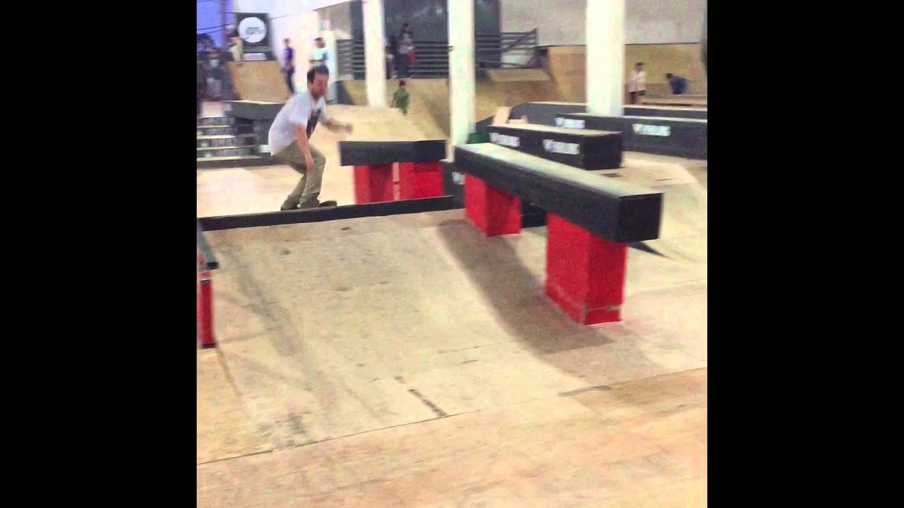 Rodil Jr "Ferrugem" - Kickflip, Noseblunt, Kickflip 360.