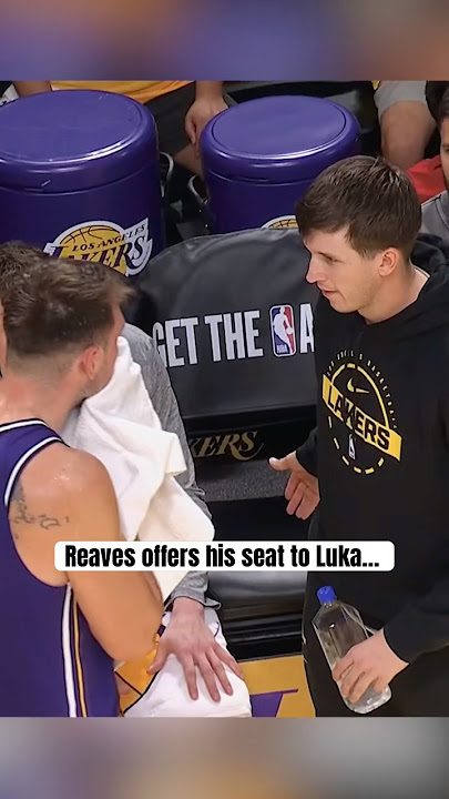 Luka & Reaves joking on the bench 🤣