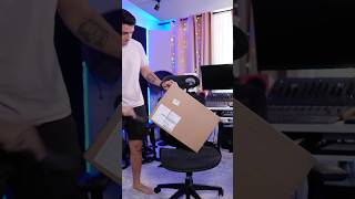 Unboxing BassStation 2 by Novation!