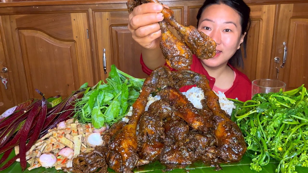 Spicy Duck Curry, Stink Bean Chutney, Boiled Chinese Kale Flower, Raw Pea Shoots Mukbang