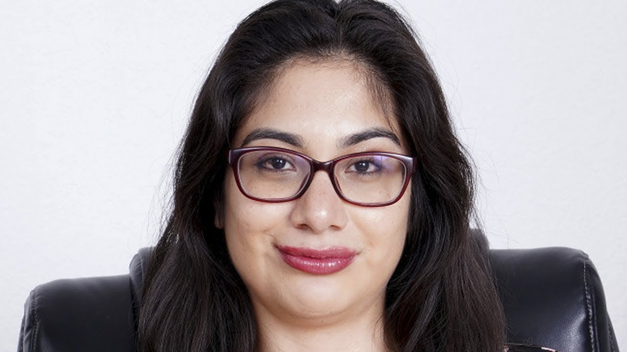 LUCY SUNFLOWER | THE STAR WHO STARTED IN 2020 WITH MORE THAN 44 THOUSAND FANS ON TWITTER - YouTube