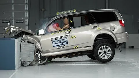 2002 Isuzu Axiom moderate overlap IIHS crash test