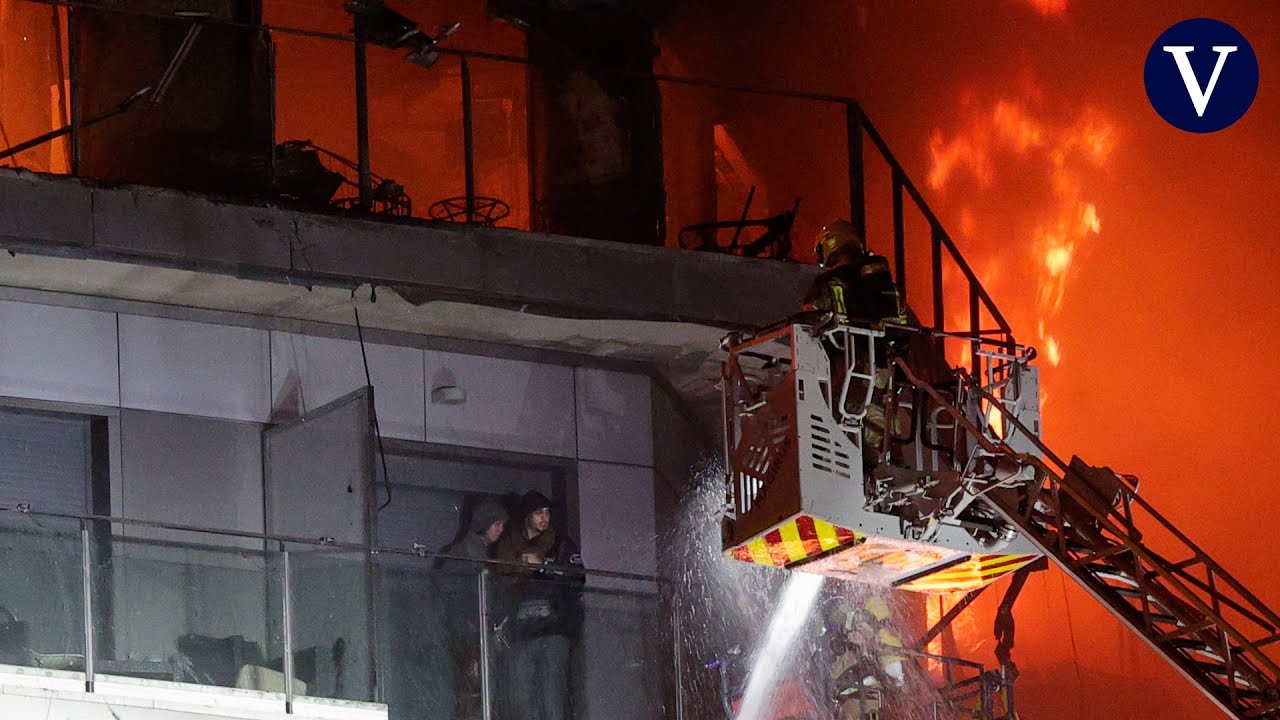 Al menos cuatro muertos en el incendio de un edificio en València ...