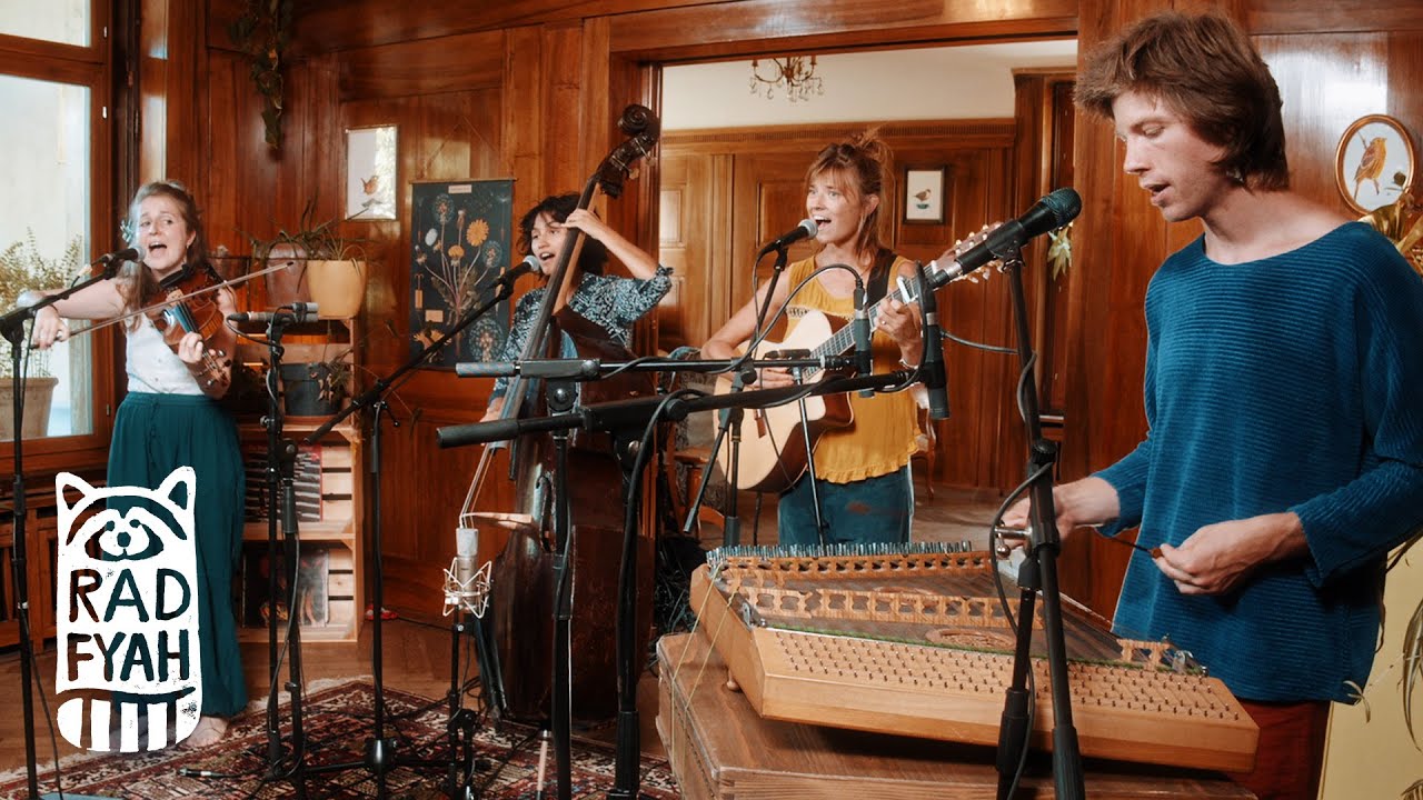 Selveya - I saw you rise - Rad Fyah Studio (on the road) Live Session