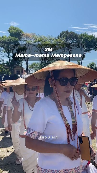 Kalau Sudah Pakai Sarong, Aura Mama-mama Toraja Bikin Mempesona #beduima
