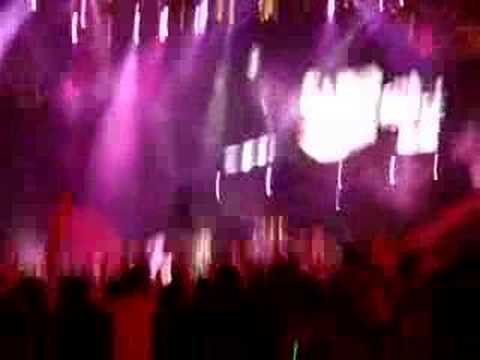 Jay Chou's 2008 Beijing Concert - 千山万水 (Qian Shan Wan Shui)