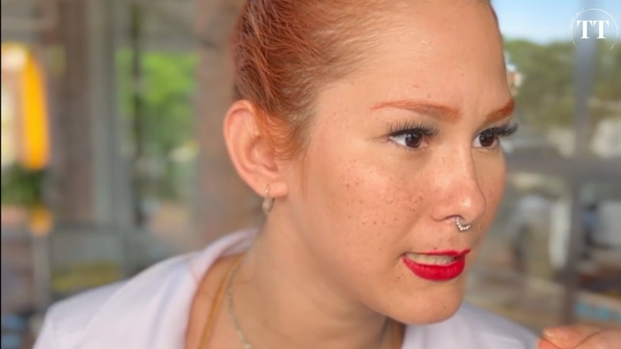 A senhora não foi permitida entrar no restaurante, mas a vida dá voltas e ensinou uma lição.