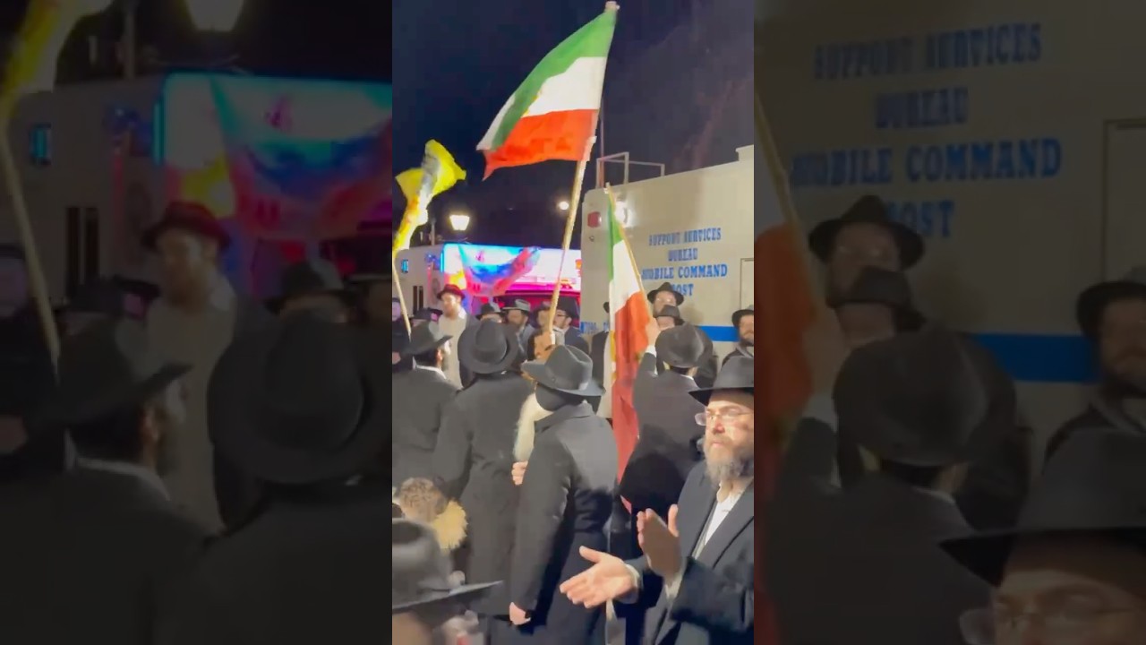 Dancing at 770 in Crown Heights Celebrating the Fall of Irans Leader vid:Colliveofficial