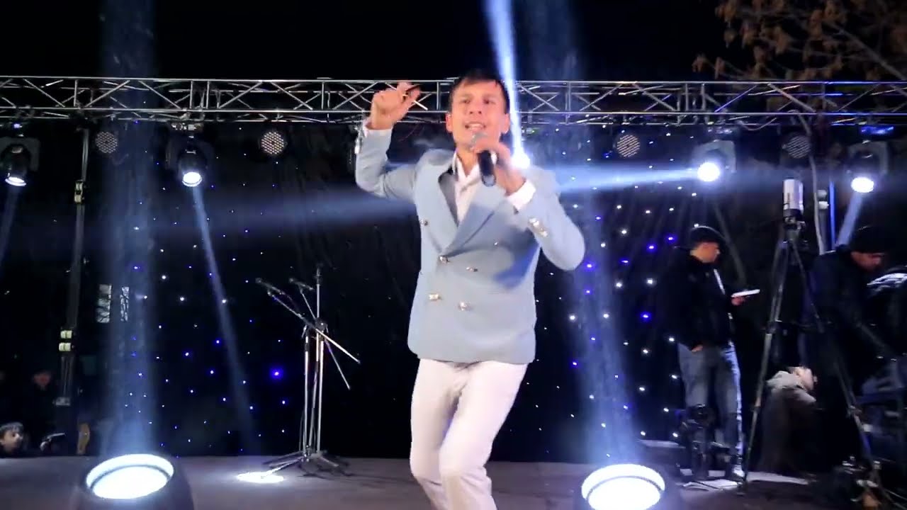 Watch Mansurbek Matyakubov BERUNIYDA YANGI YIL OQSHOMI (2023) on YouTube Watch Mansurbek Matyakubov BERUNIYDA YANGI YIL OQSHOMI (2023) on YouTube