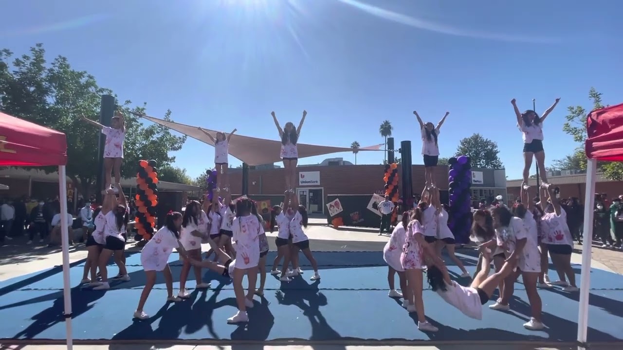 Loara Cheer Spooky Halloween  Routine 2021