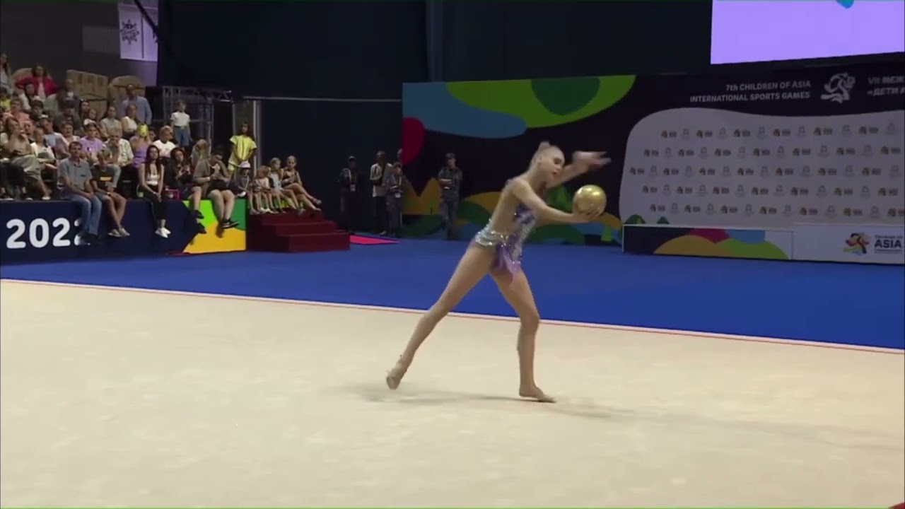 Наталья Усова мяч // Дети Азии 2022