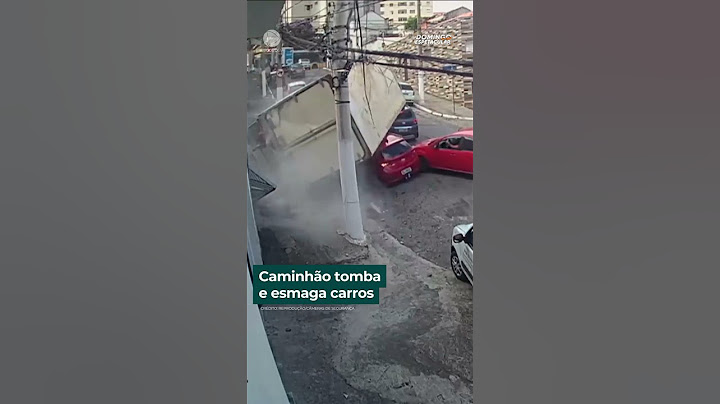 Caminhão tomba e esmaga carros | #shorts