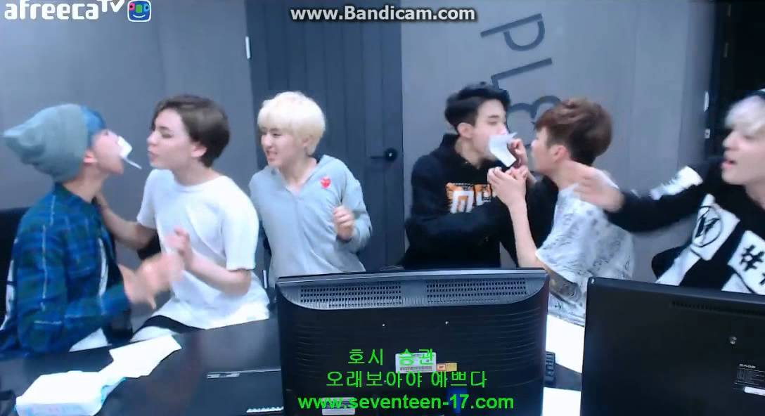 150501 Hoshi & Seungkwan's Andromeda - paper kissing game