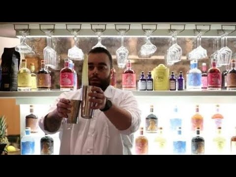 اول متجر للخمور بالسعودية وردود الأفعال بعد رؤيتهم زجاجات الخمور الله يطول بعمر سلمان