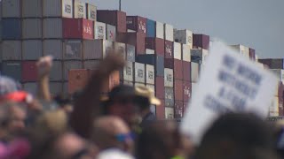 Dockworkers from Texas to New England go on strike, demand better contract