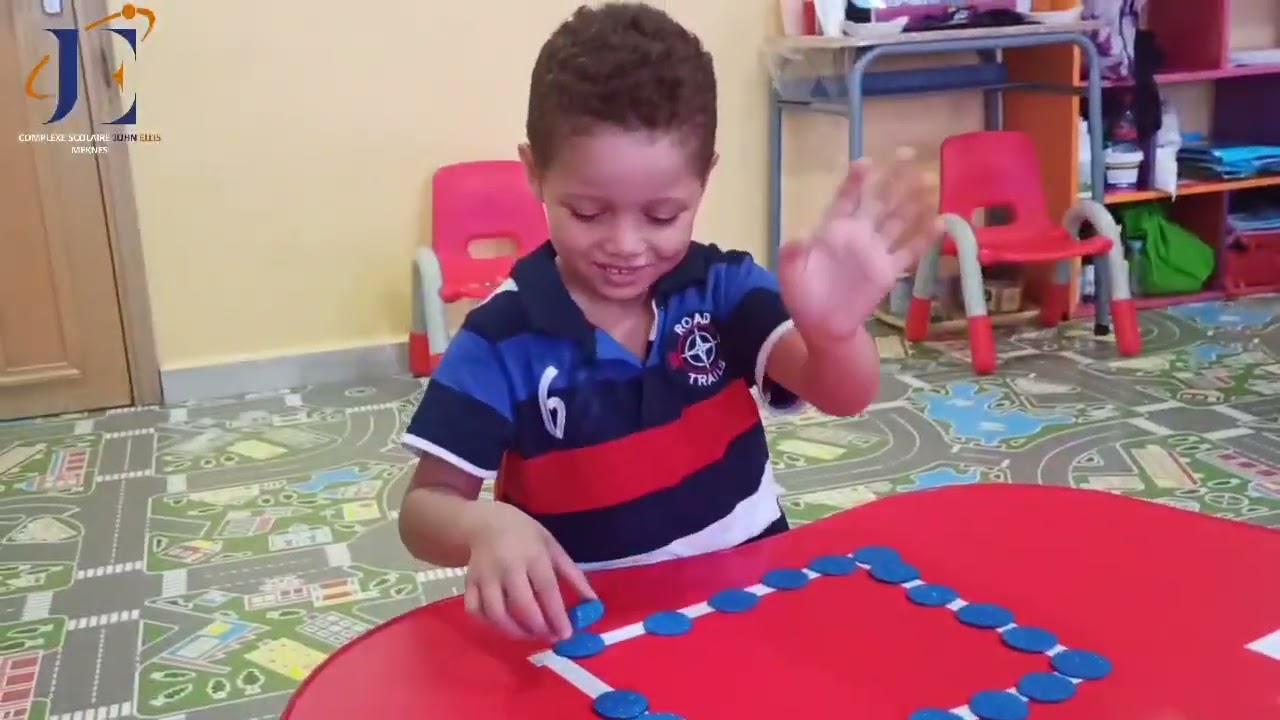 les enfants de la moyenne section ont organisé des ateliers divers afin de se familiariser..