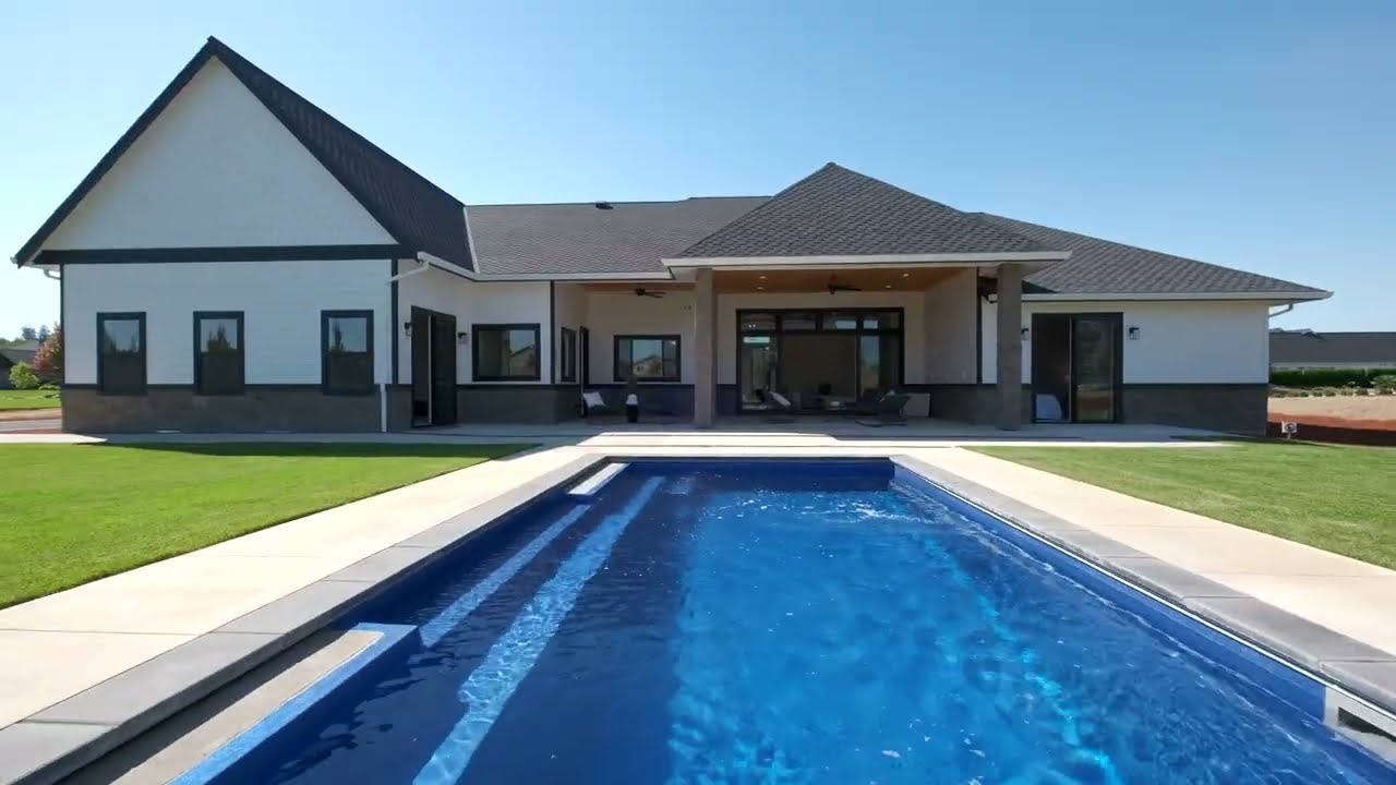 2110 SW Homer Ross Loop Presented by The Kelly Group