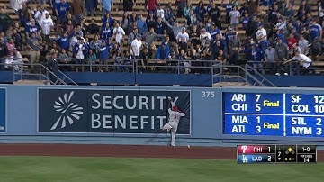 PHI@LAD: Puig hammers an RBI triple to increase lead