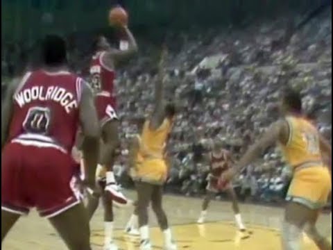 Michael Jordan - first (NBA) game-winning shot | Chicago Bulls (1984) Michael Jordan - first (NBA) game-winning shot | Chicago Bulls (1984)