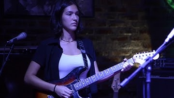 Thumbnail of É PRECISO DAR UM JEITO, MEU AMIGO - Erasmo Carlos - Live In Concert 2 -