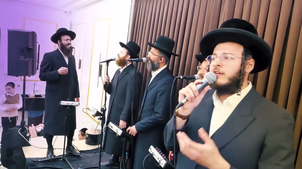 הזמר מוטי אברהם בקטע מתוך בר מצווה לילד מיוחד