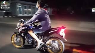 jalan jalan malam cb150r old herex