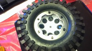 Axial SCX10 Honcho Build Pt. 1 [HD]