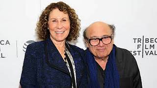 Famous Danny DeVito Wife, Kids, Siblings, Parents (Family Members) Wealth