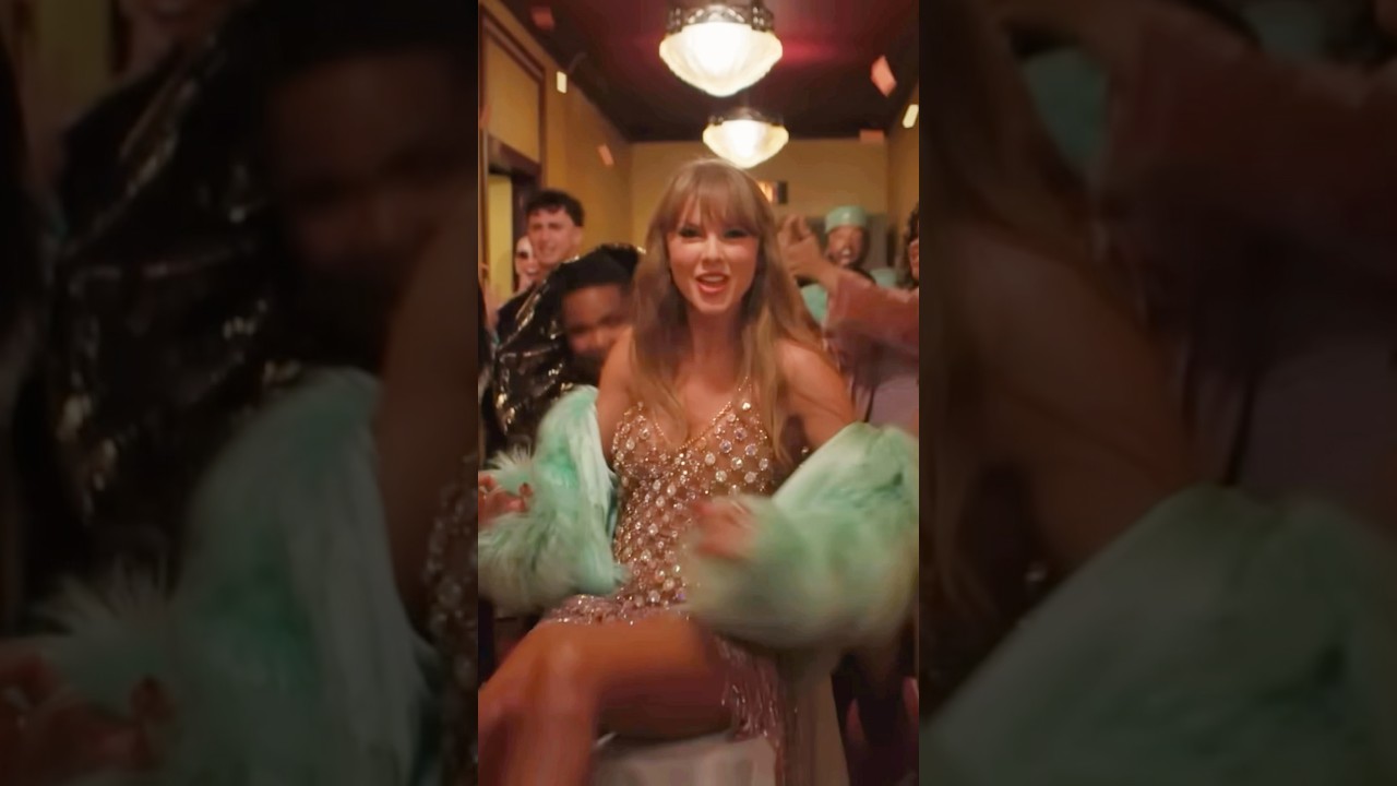 Taylor Swift putting Travis Kelce reference 