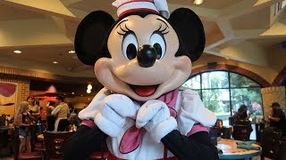 In today's vlog we have breakfast at goofy's kitchen the disneyland
hotel, give you a full tour of buffet line up and our food review.
wa...