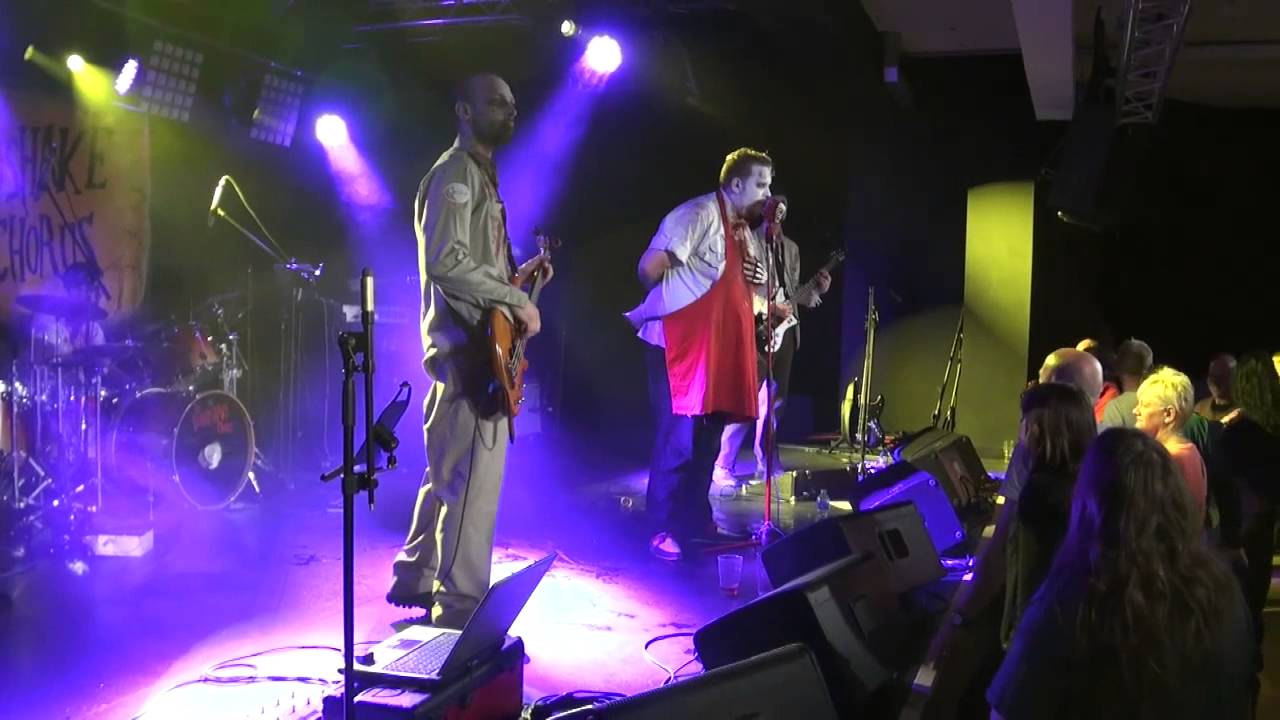 The Bloodshake Chorus Cant Take my Eyes off of You (Live at The