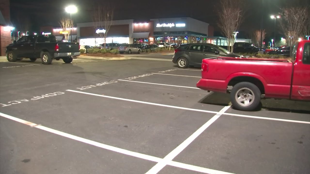 Police seek to identify man accused of attempted kidnapping - YouTube