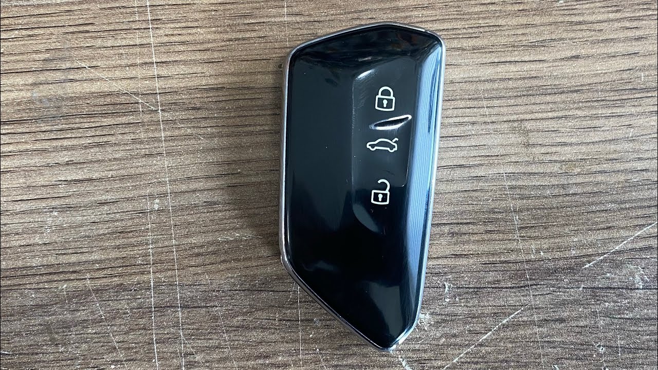Hogyan cserélj elemet Volkswagen ID.3 ID.4 ID.5 Golf8 autókulcsban ? Mutatjuk !