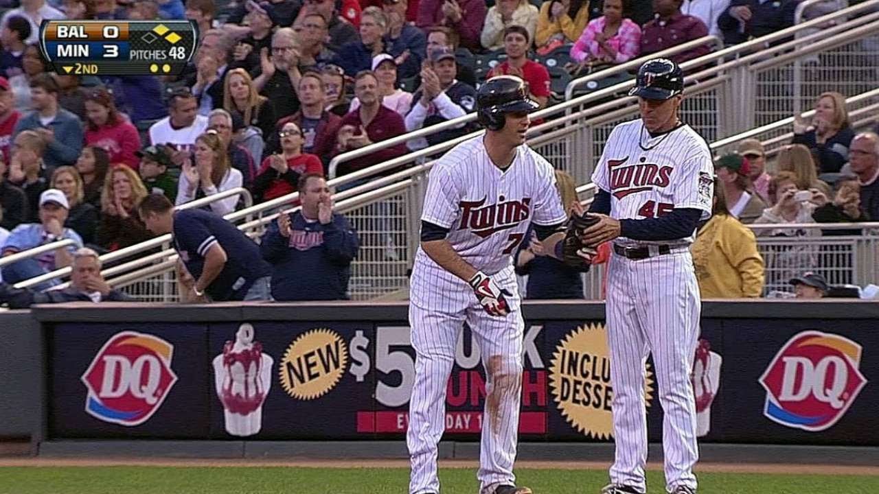 BAL@MIN: Mauer plates two with a single to center