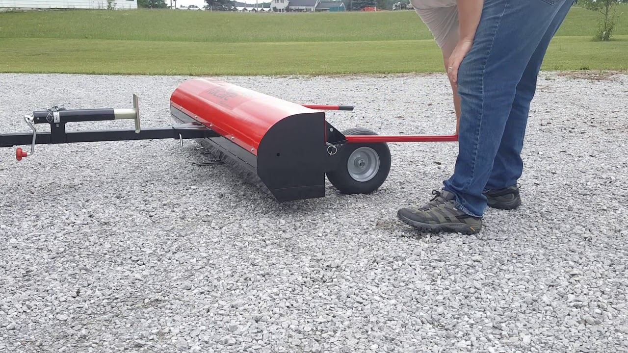 Demo of a Yacare magnetic sweeper picking up metal debris