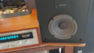 Baby Advent 2 bookshelf speakers. Quick DEMO.