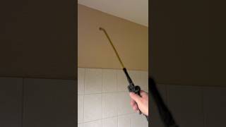 Auch Fliesenleger reißen Tapeten ab. #diy #fliesen #fliesenleger #trockenbau #maler #fyp